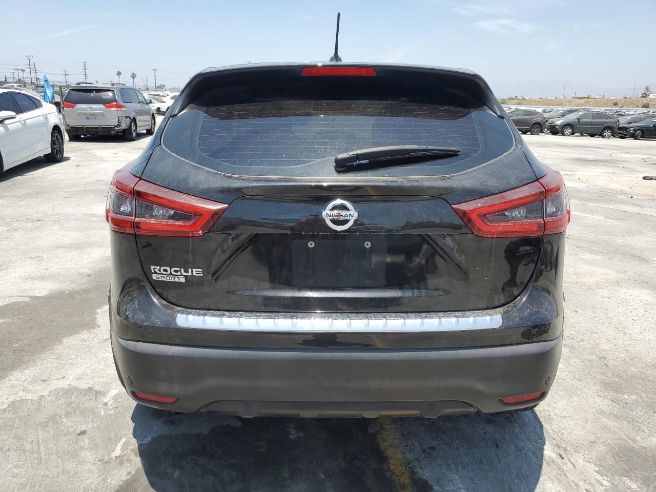 2020 Nissan Rogue Sport S - Image 6