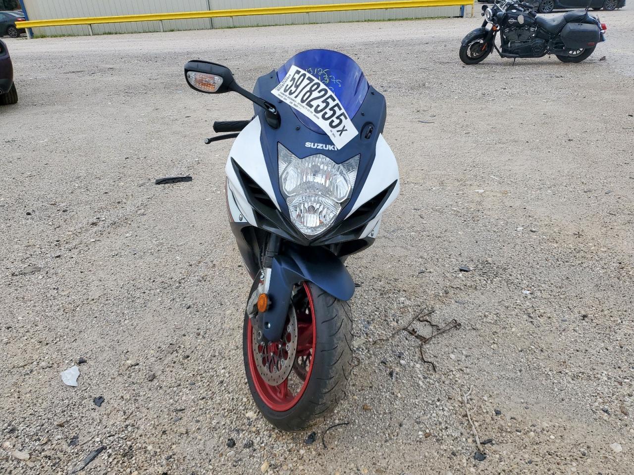 2025 Suzuki Gsx-R600 - Фото 2