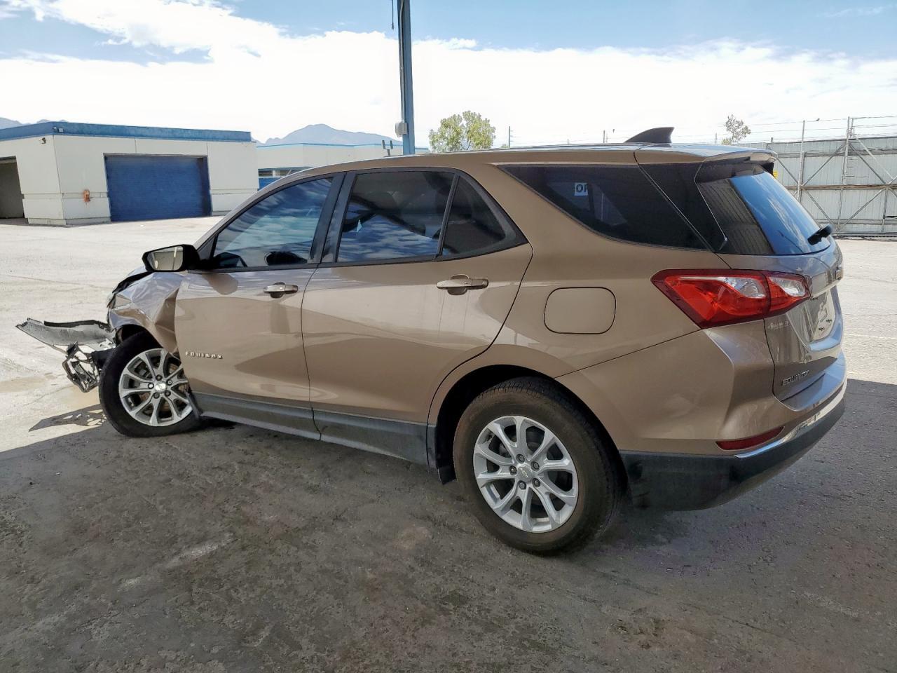 2018 Chevrolet Equinox Ls - Image 2