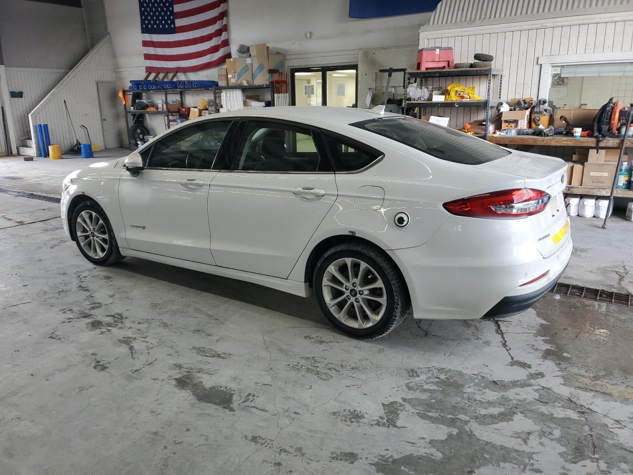 2019 Ford Fusion Se - Фото 2