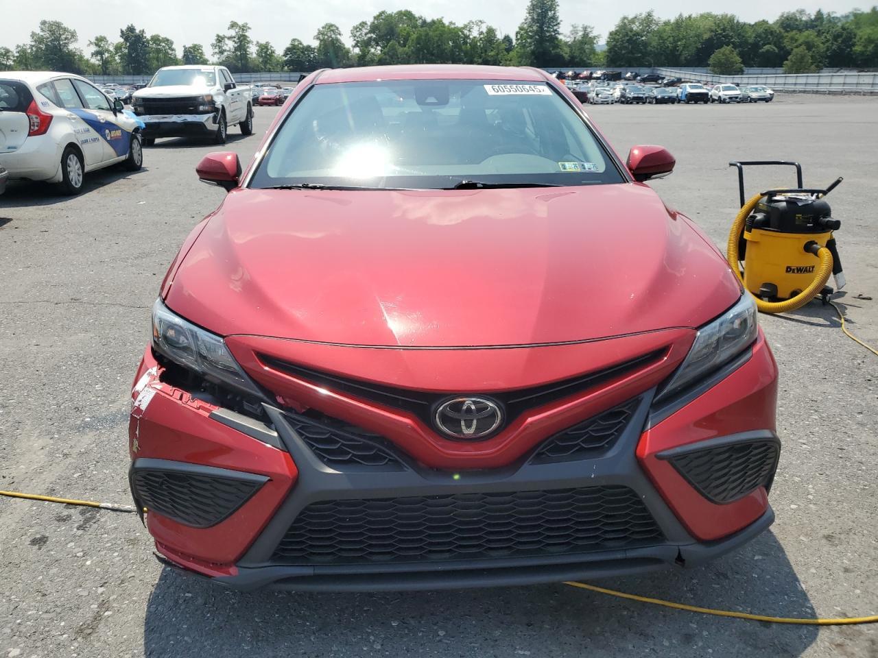 2021 Toyota Camry Se - Фото 5