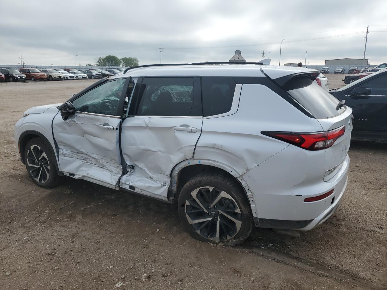 2022 Mitsubishi Outlander Se - Фото 2