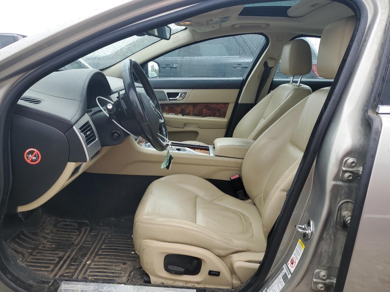 2014 Jaguar Xf - Image 7