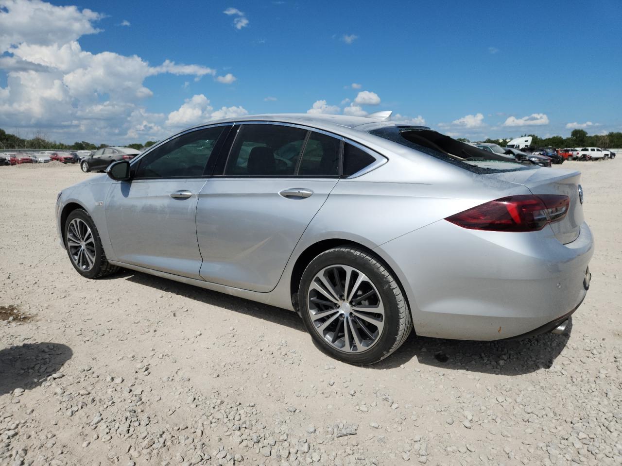 2019 Buick Regal Essence - Фото 2