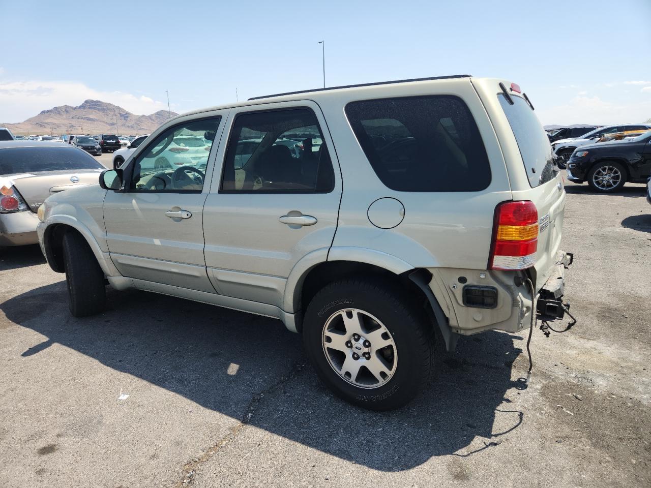 2005 Ford Escape Limited - Image 2