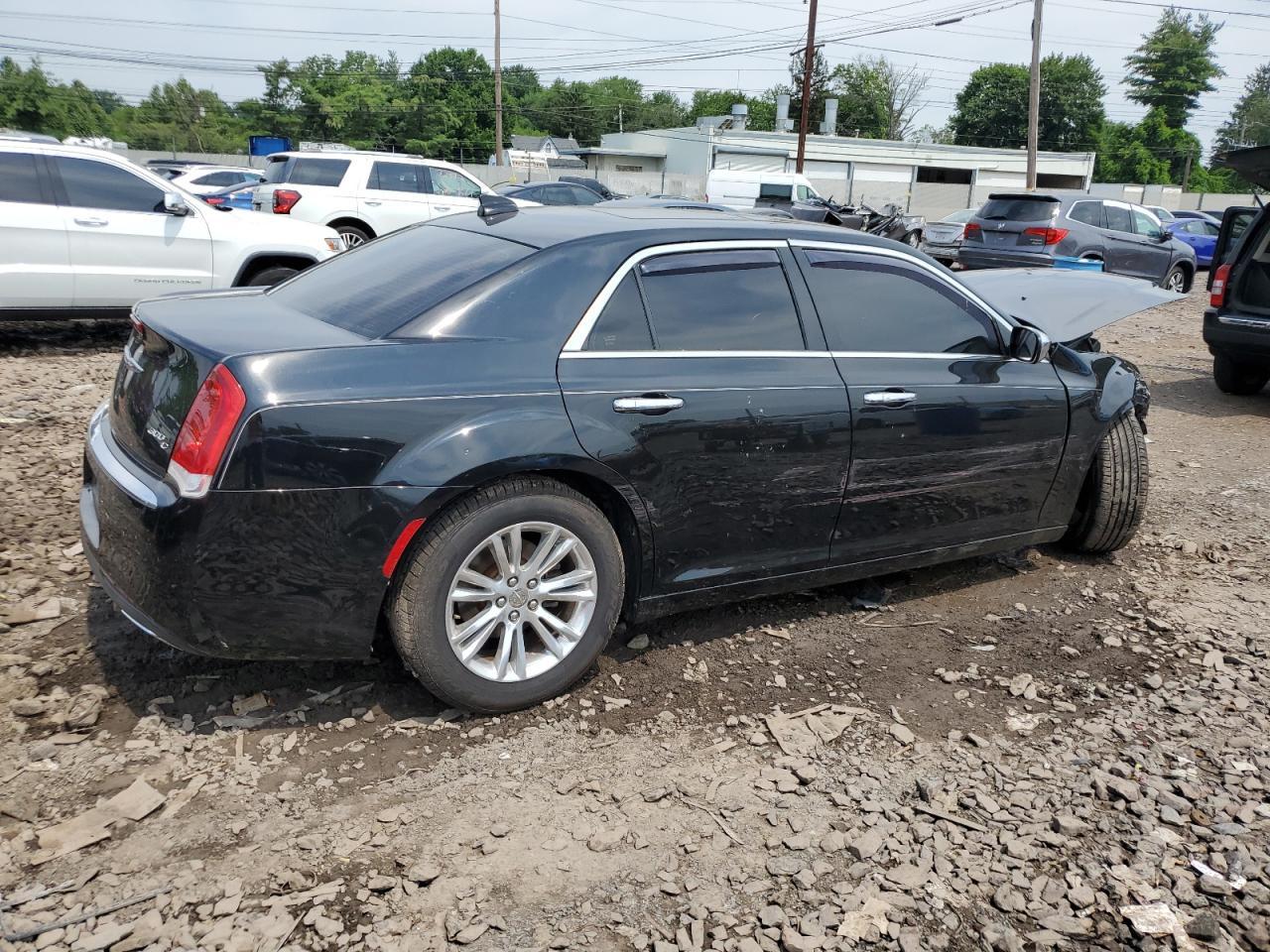 2017 Chrysler 300C - Image 3