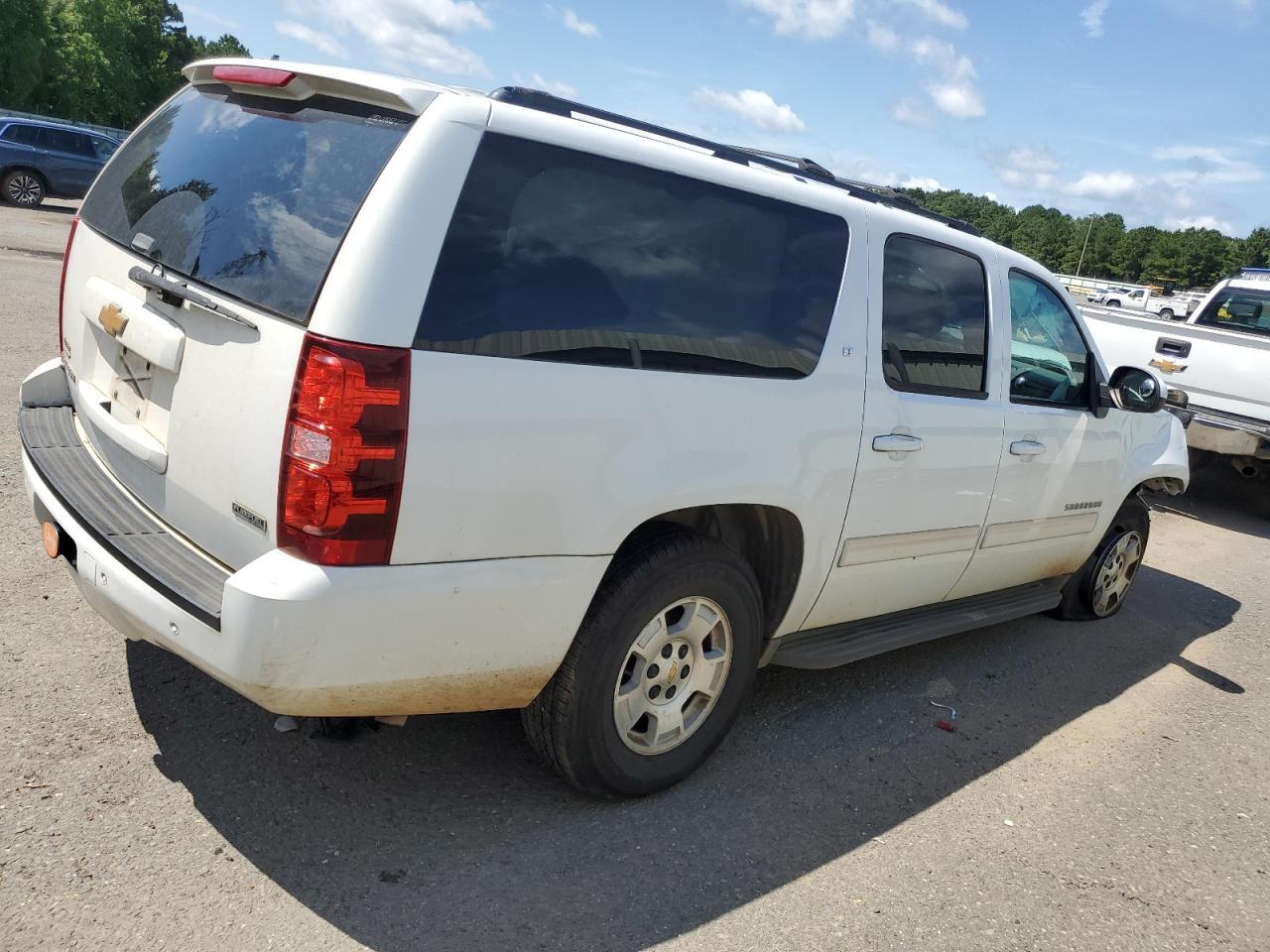 2012 Chevrolet Suburban C1500 Lt - Image 3