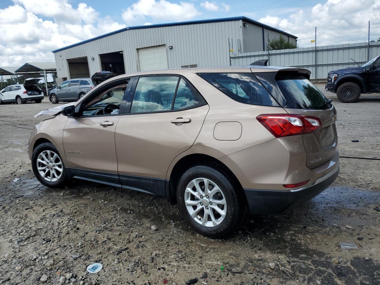 2018 Chevrolet Equinox Ls - Фото 2