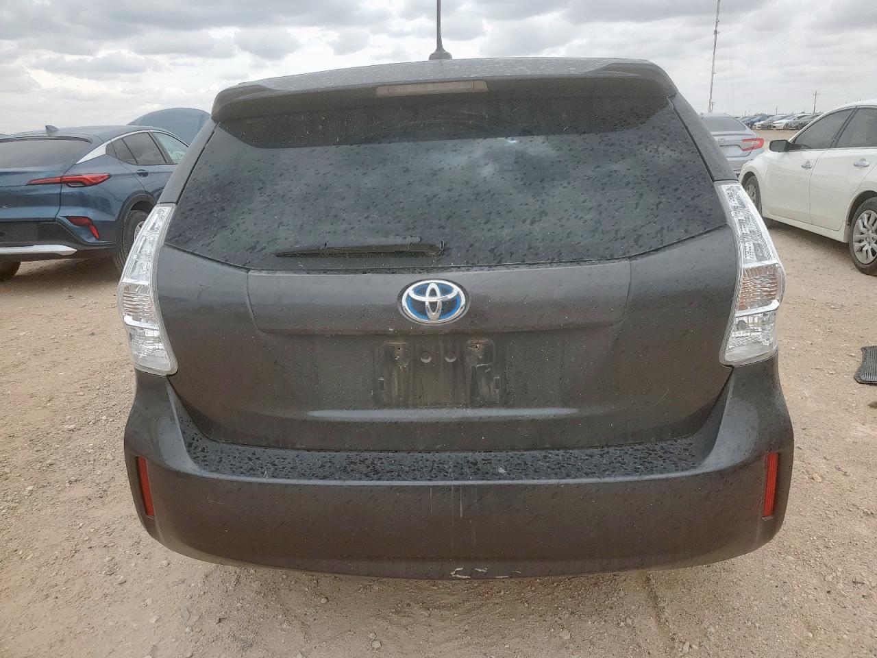 2013 Toyota Prius V - Image 6