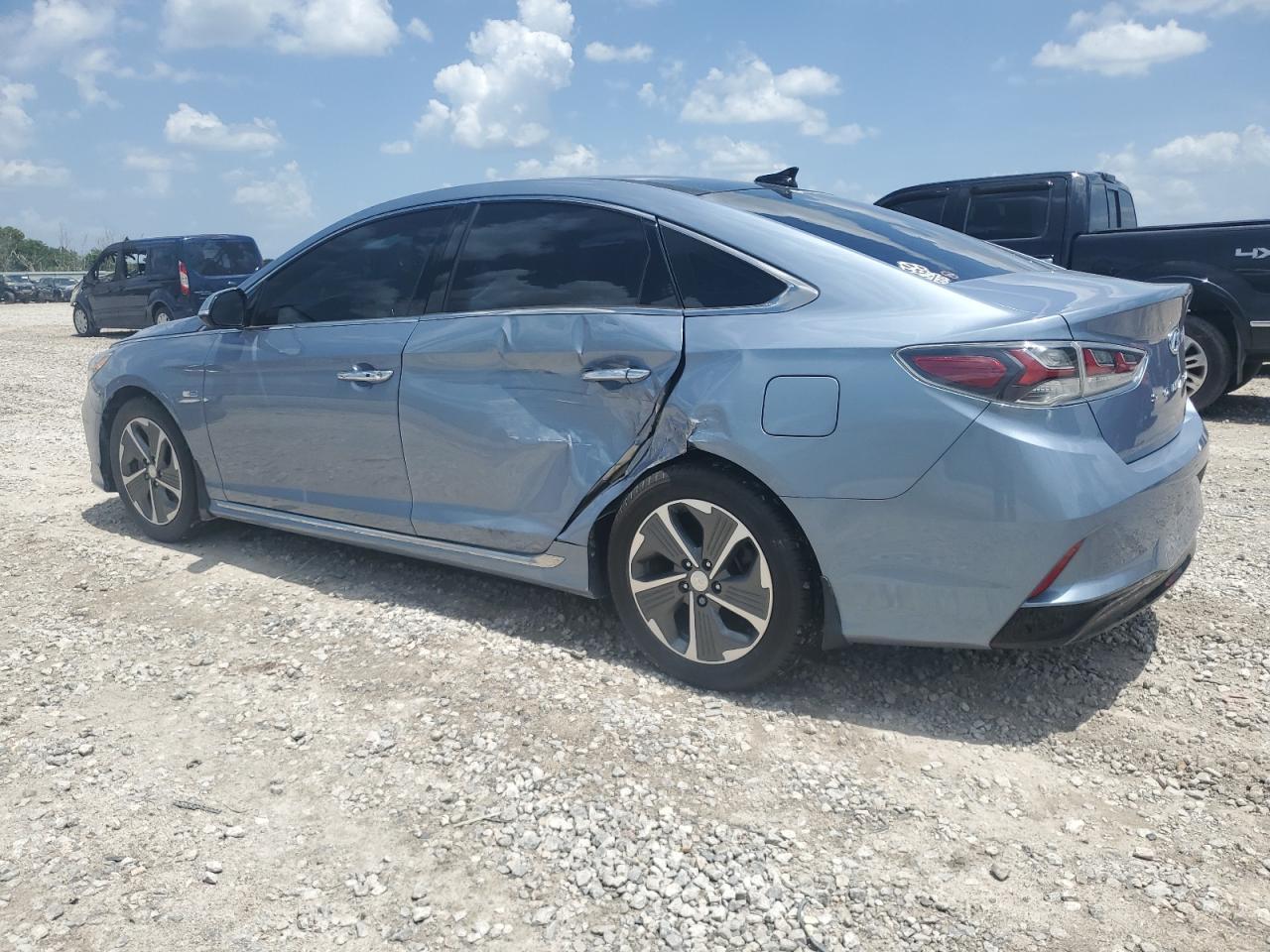 2018 Hyundai Sonata Hybrid - Image 2