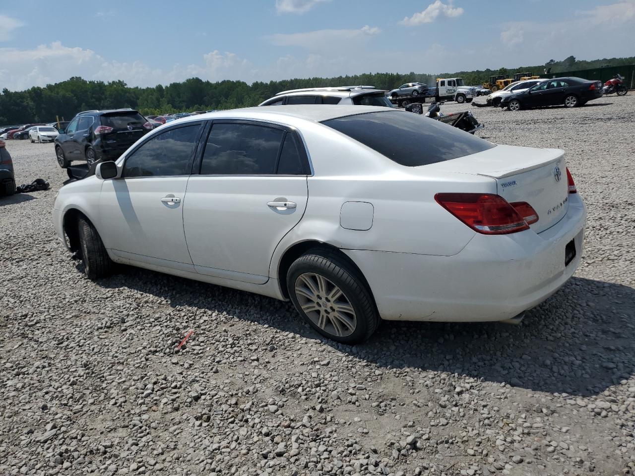 2006 Toyota Avalon Xl - Image 2