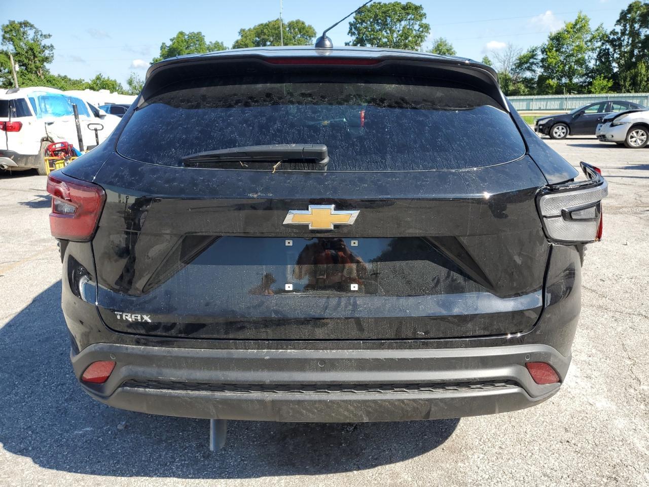 2025 Chevrolet Trax Ls - Image 6
