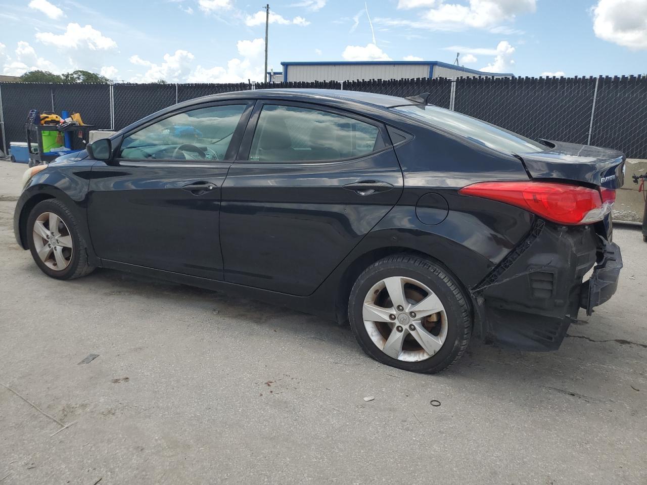 2013 Hyundai Elantra Gls - Фото 2