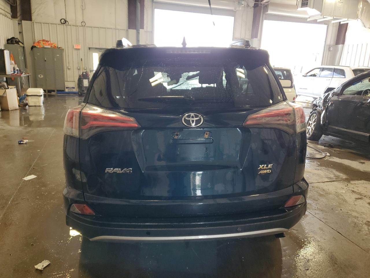 2017 Toyota Rav4 Xle - Image 6