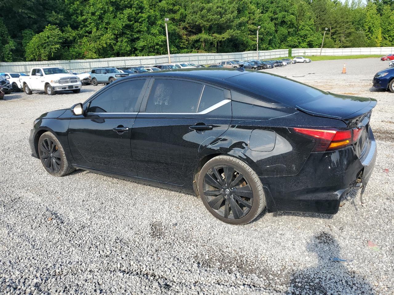 2022 Nissan Altima Sr - Image 2