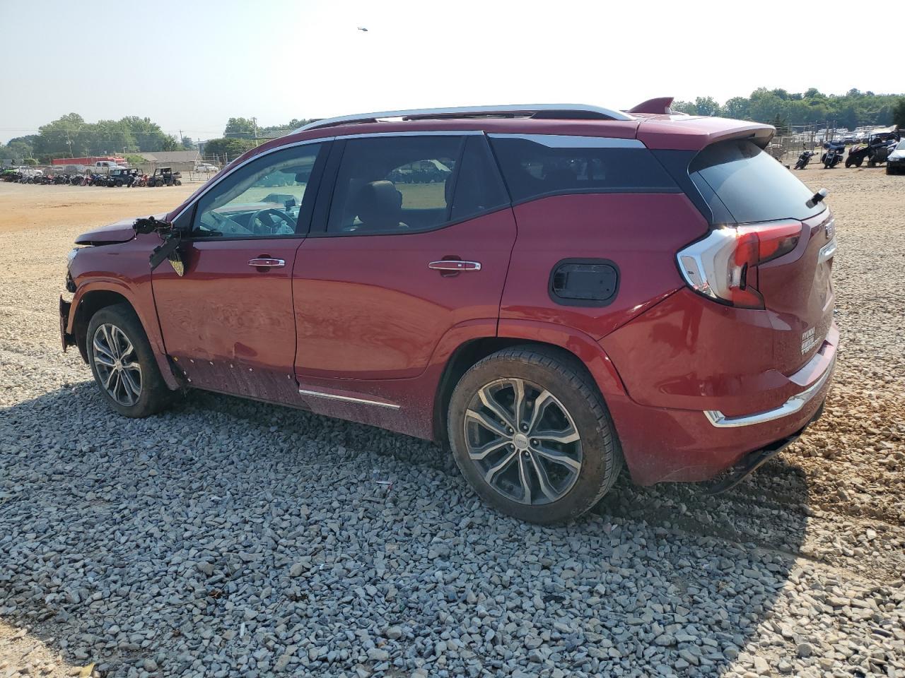 2018 GMC Terrain Denali - Image 2