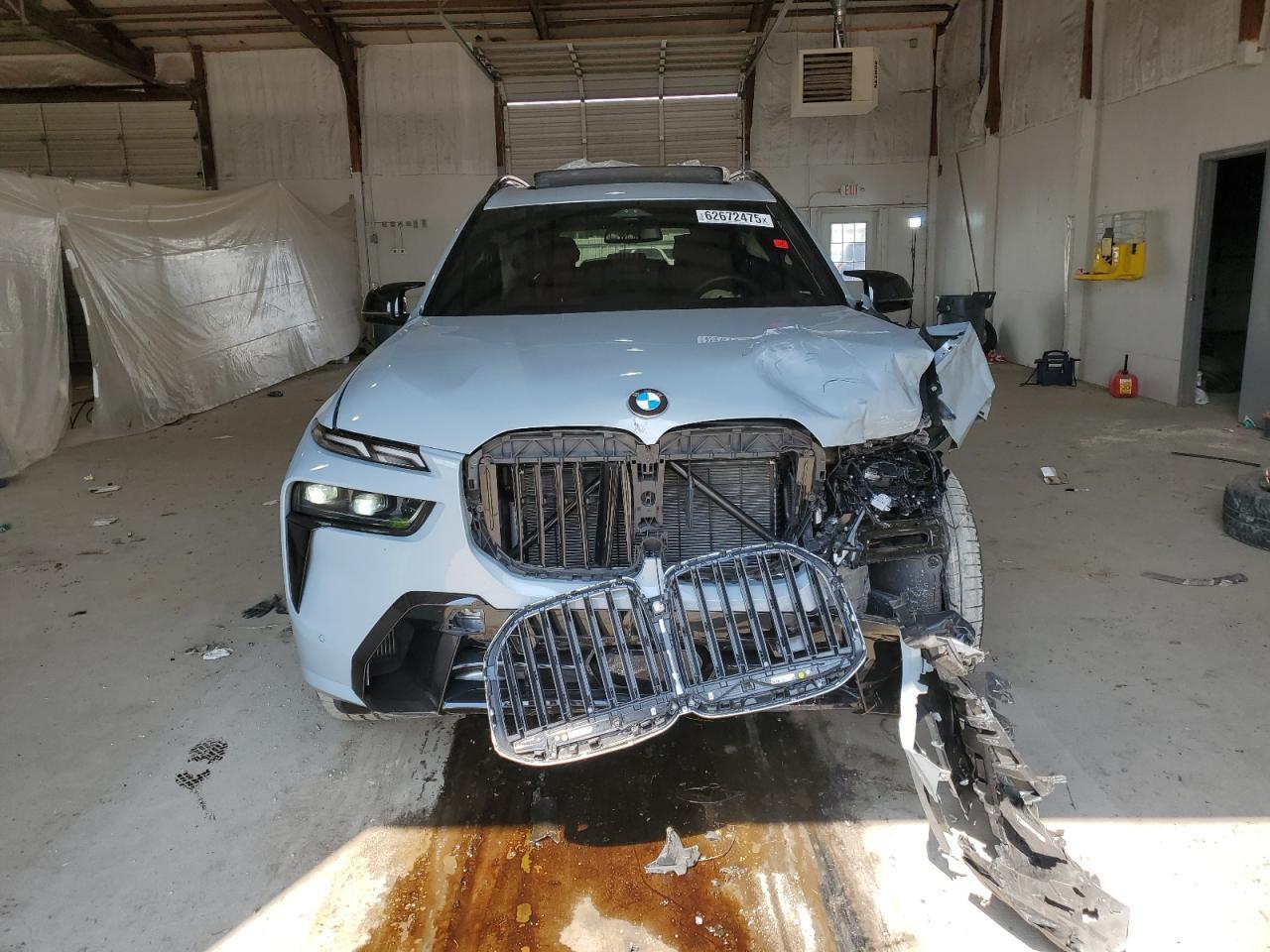 2025 BMW X7 M60I - Фото 5