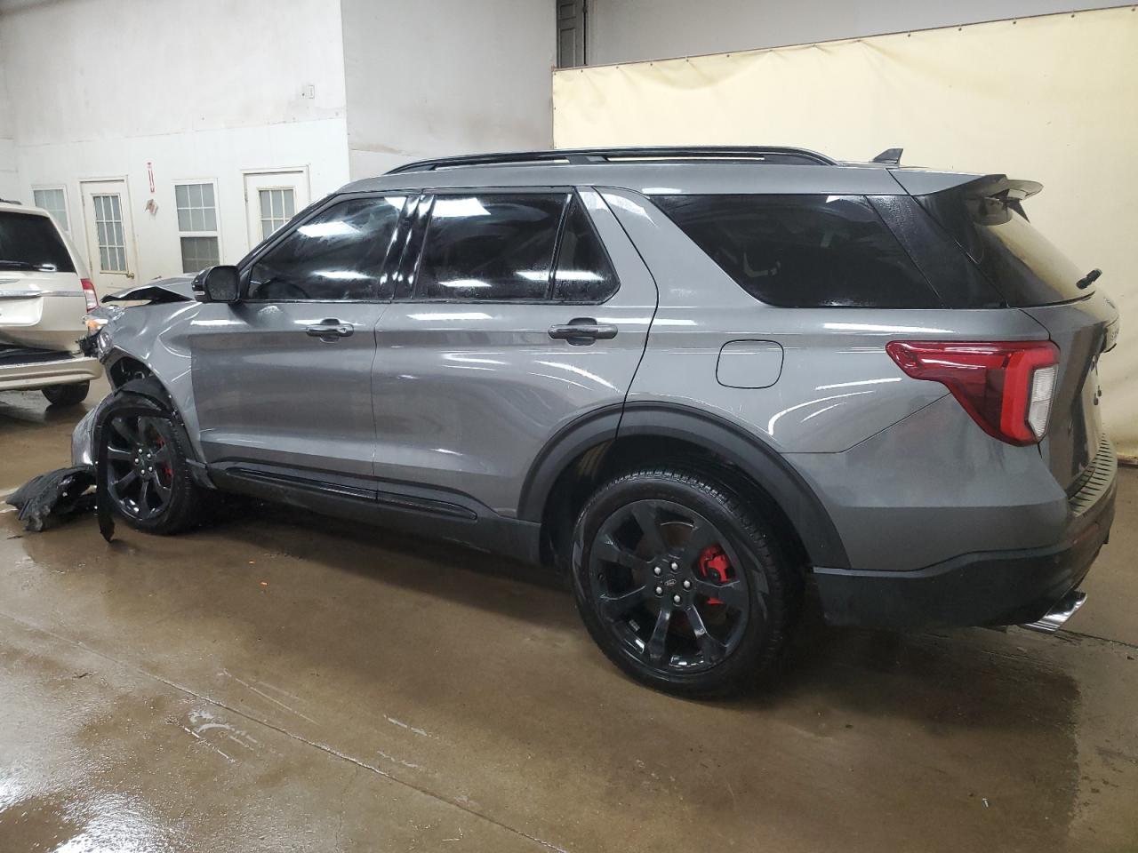 2023 Ford Explorer St - Фото 2