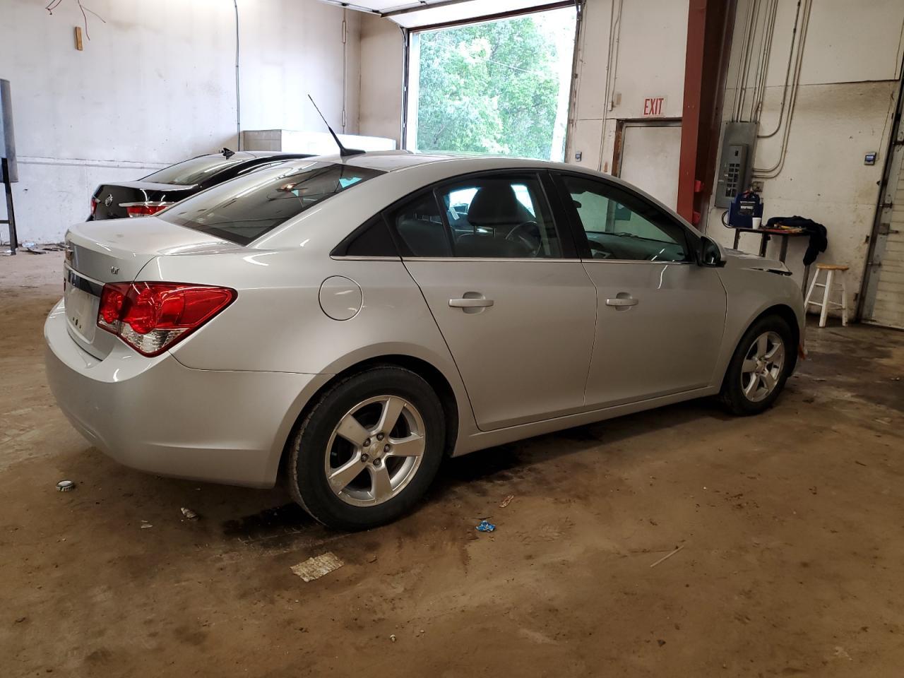 2011 Chevrolet Cruze Lt - Image 3
