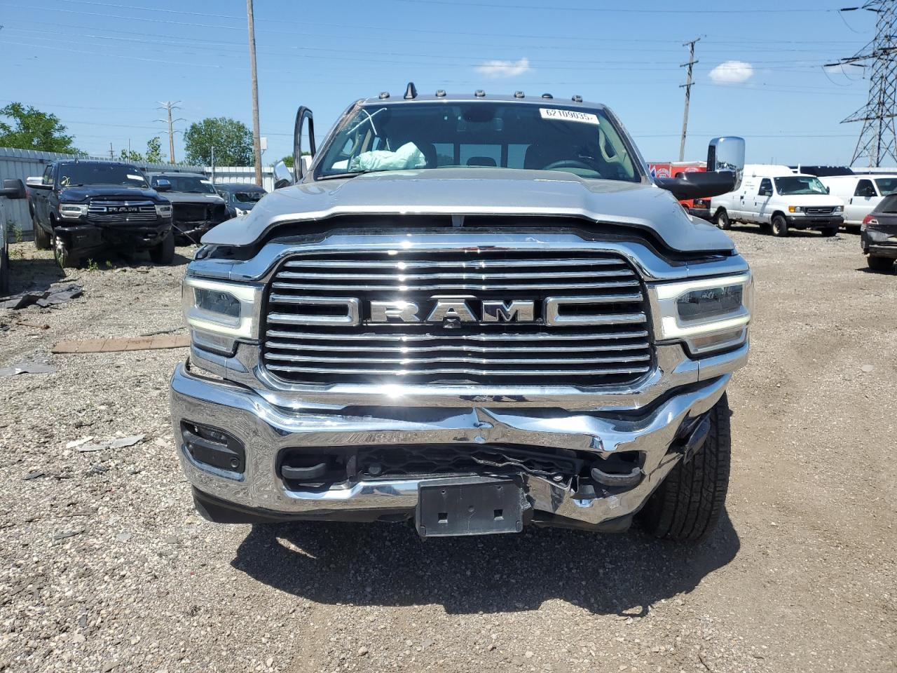 2022 Ram 3500 Laramie - Фото 5