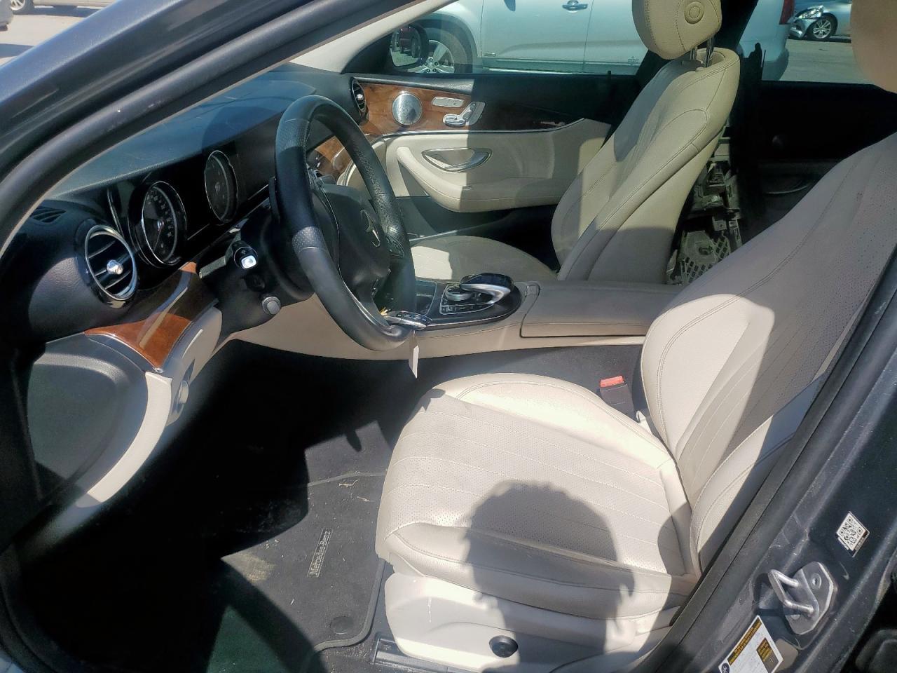 2018 Mercedes-Benz E 300 - Фото 7