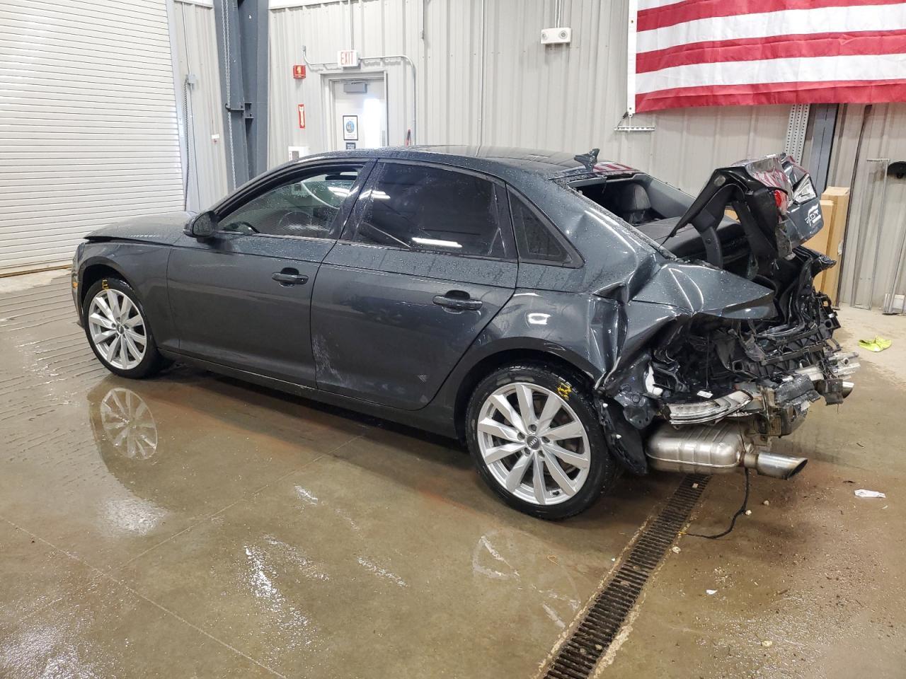 2017 Audi A4 Ultra Premium - Фото 2
