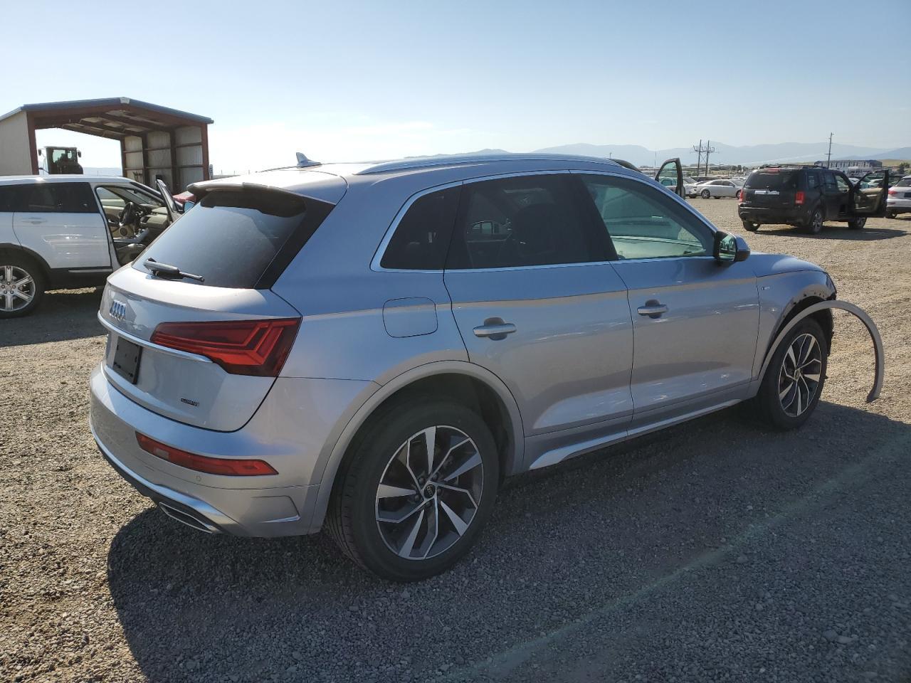 2024 Audi Q5 Premium Plus 45 - Image 3