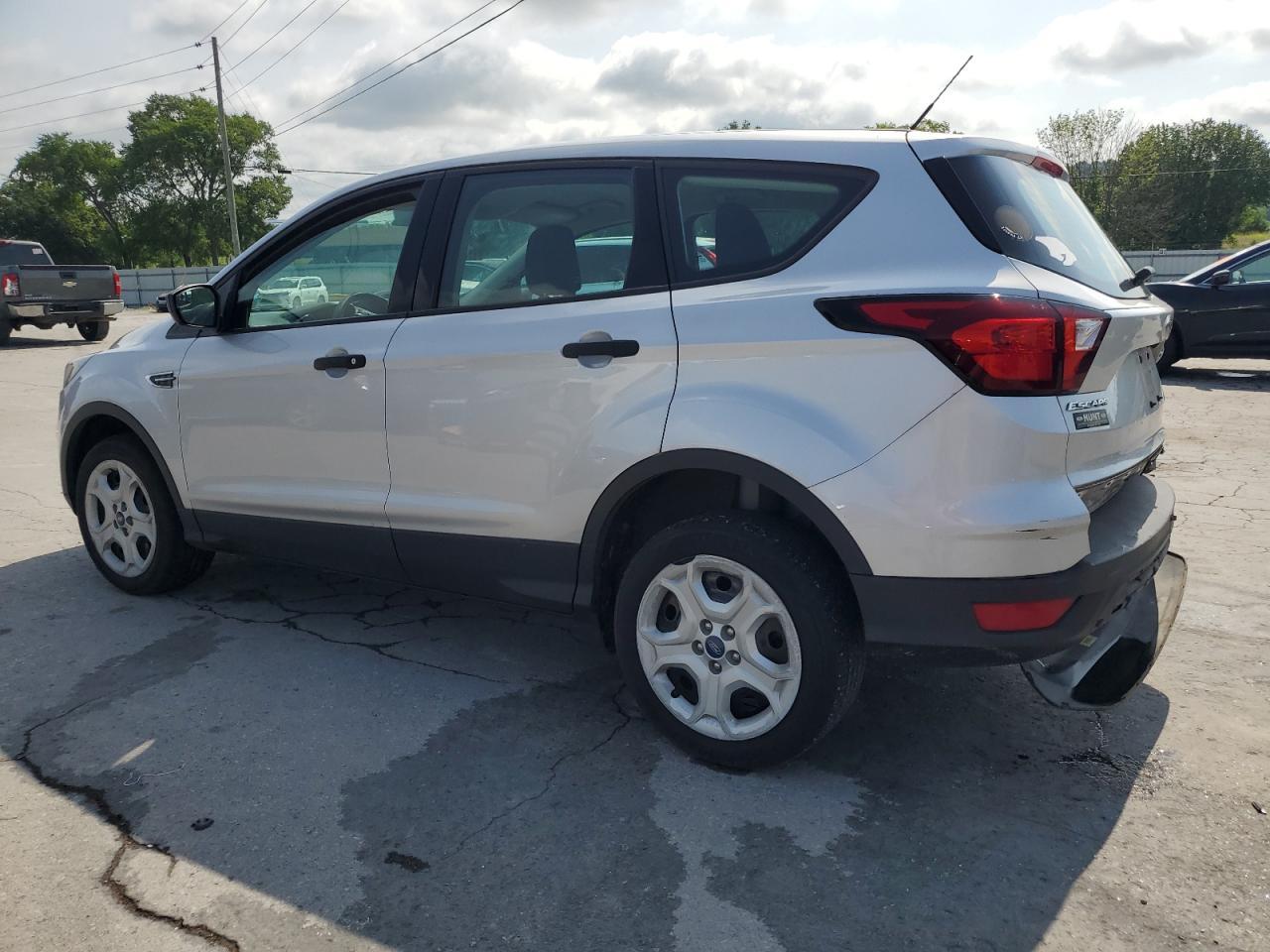 2019 Ford Escape S - Фото 2