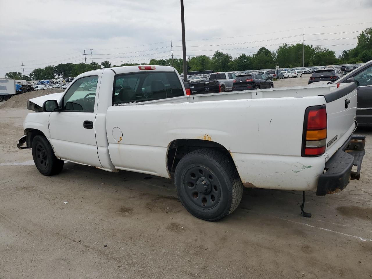 2005 GMC New Sierra C1500 - Фото 2
