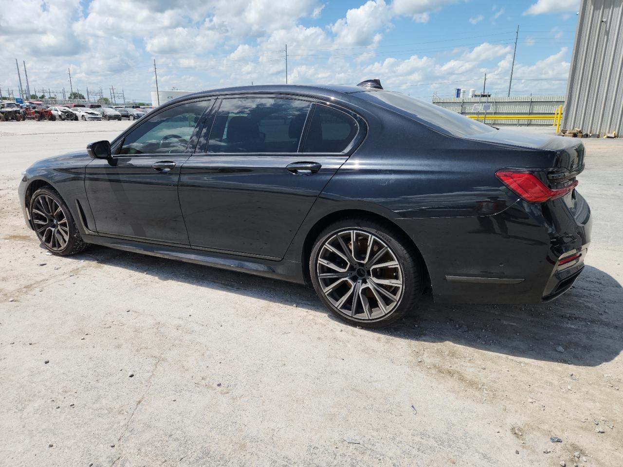 2020 BMW 750 Xi - Фото 2