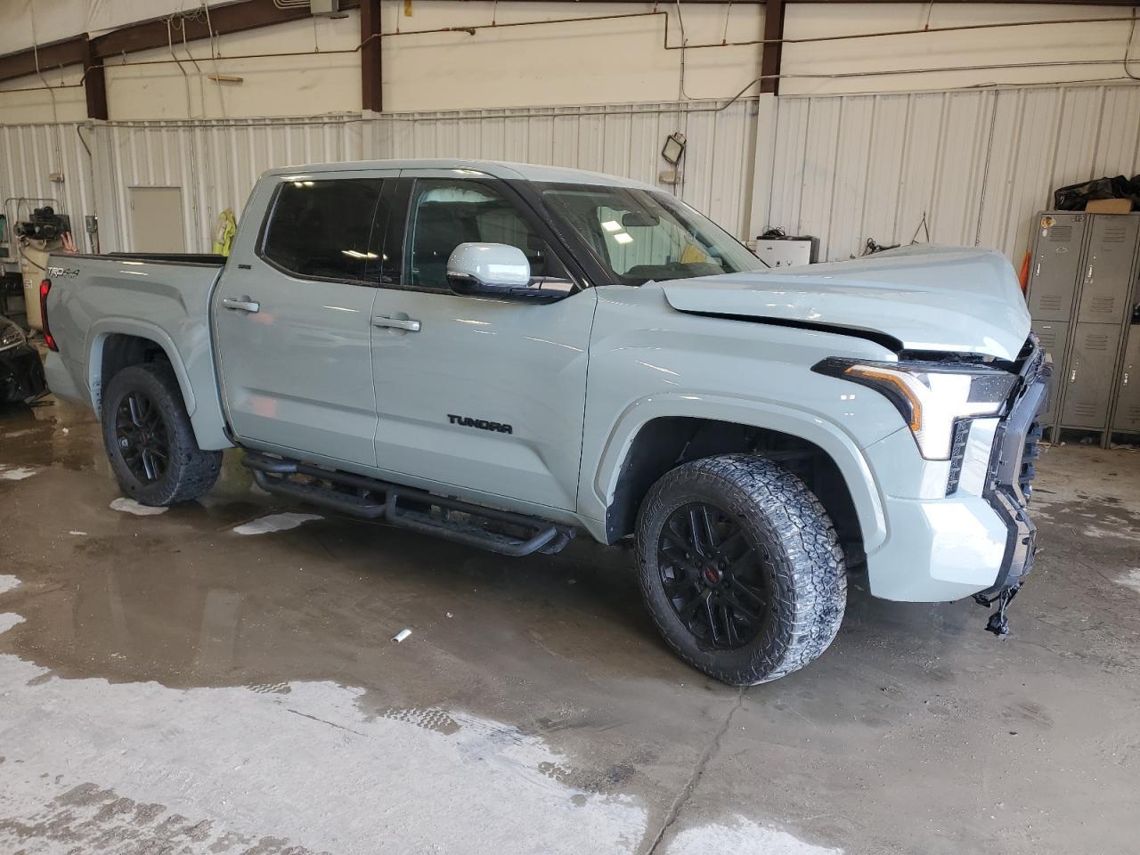 2022 Toyota Tundra Crewmax Sr - Image 4