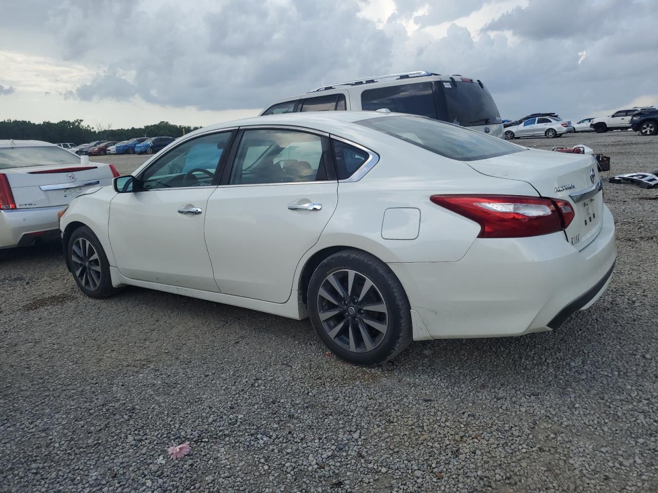 2017 Nissan Altima 2.5 - Фото 2