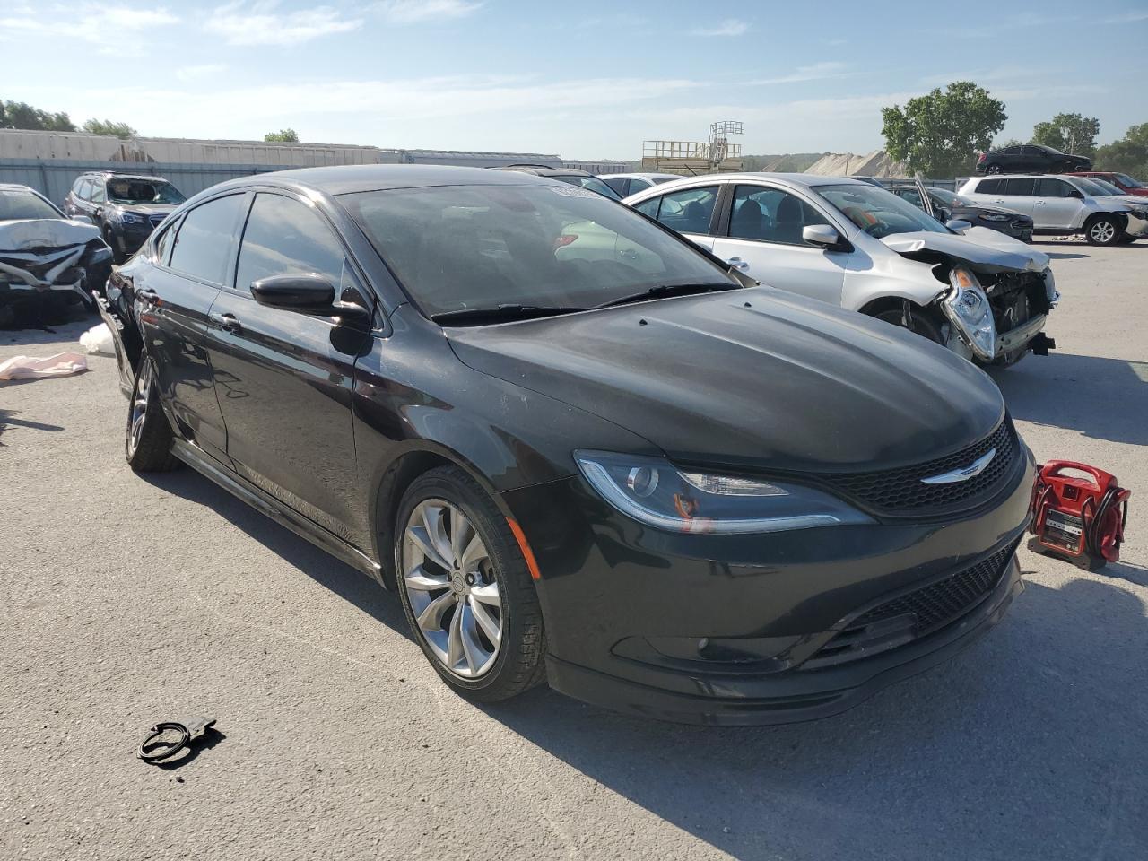 2015 Chrysler 200 S - Image 4