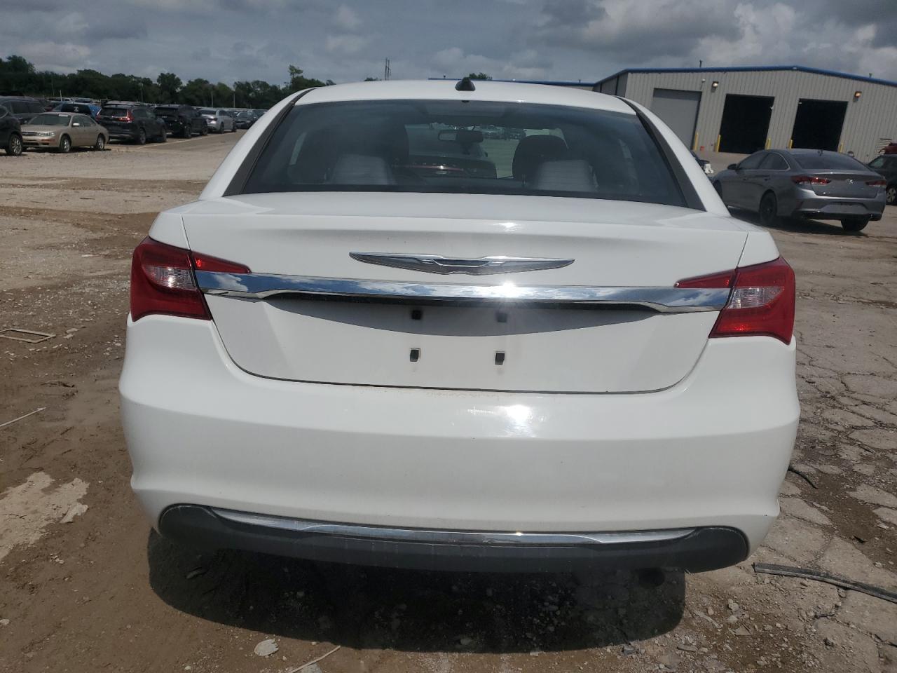2013 Chrysler 200 Touring - Image 6