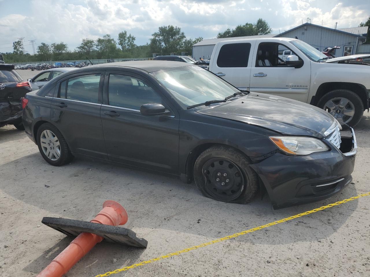 2013 Chrysler 200 Lx - Image 4