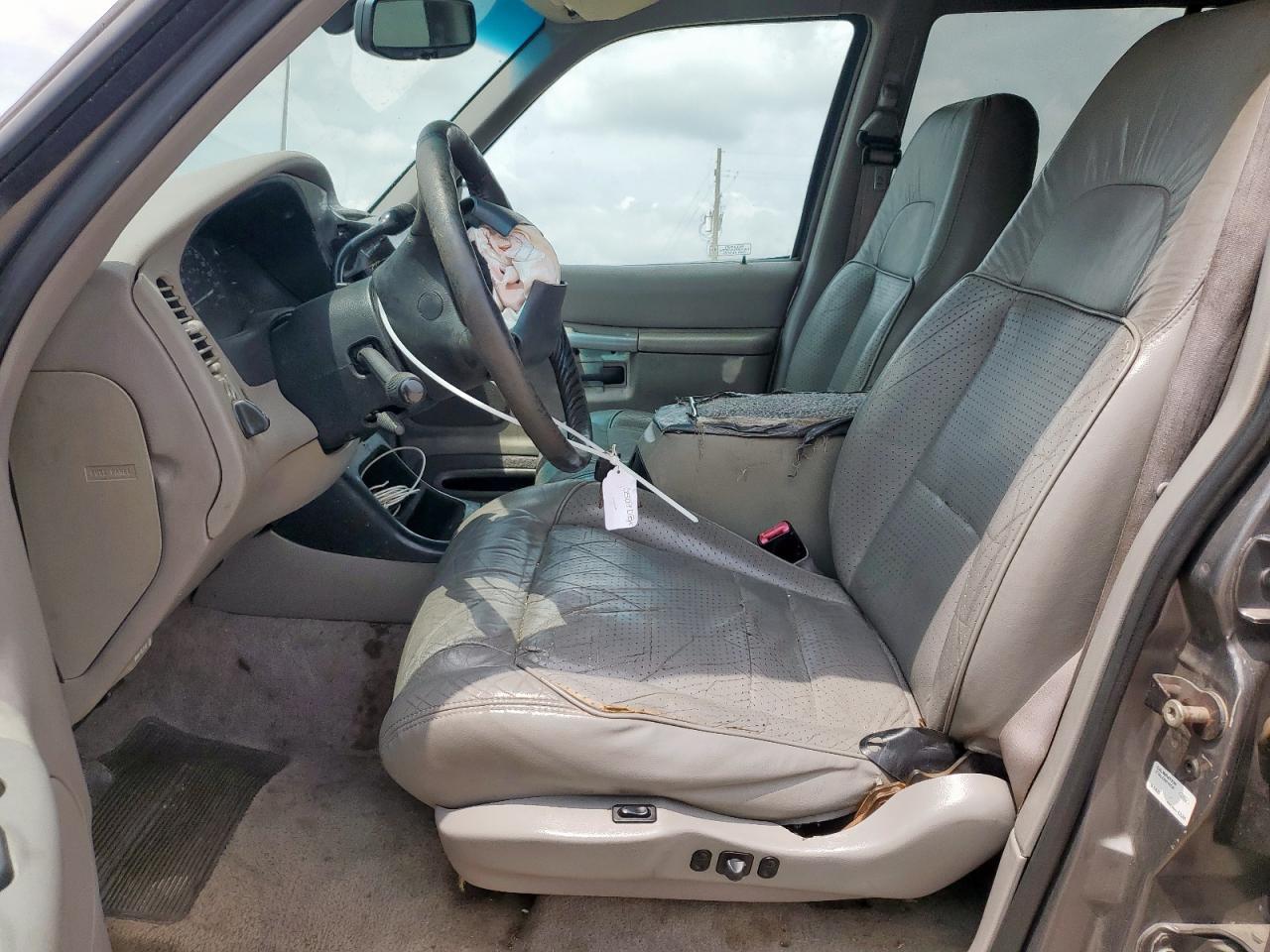 1998 Ford Explorer - Image 7