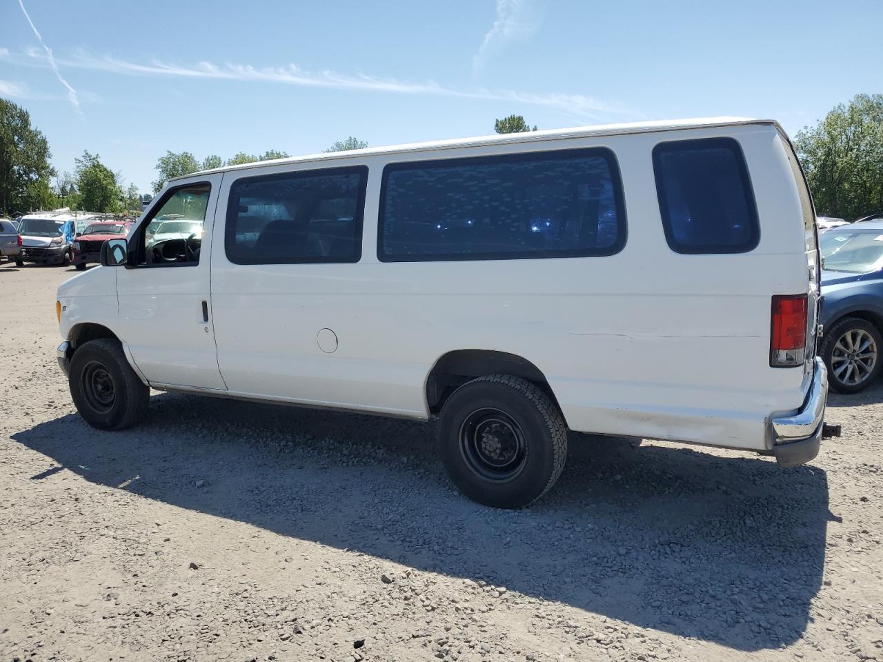 2001 Ford Econoline E350 Super Duty Wagon - Фото 2