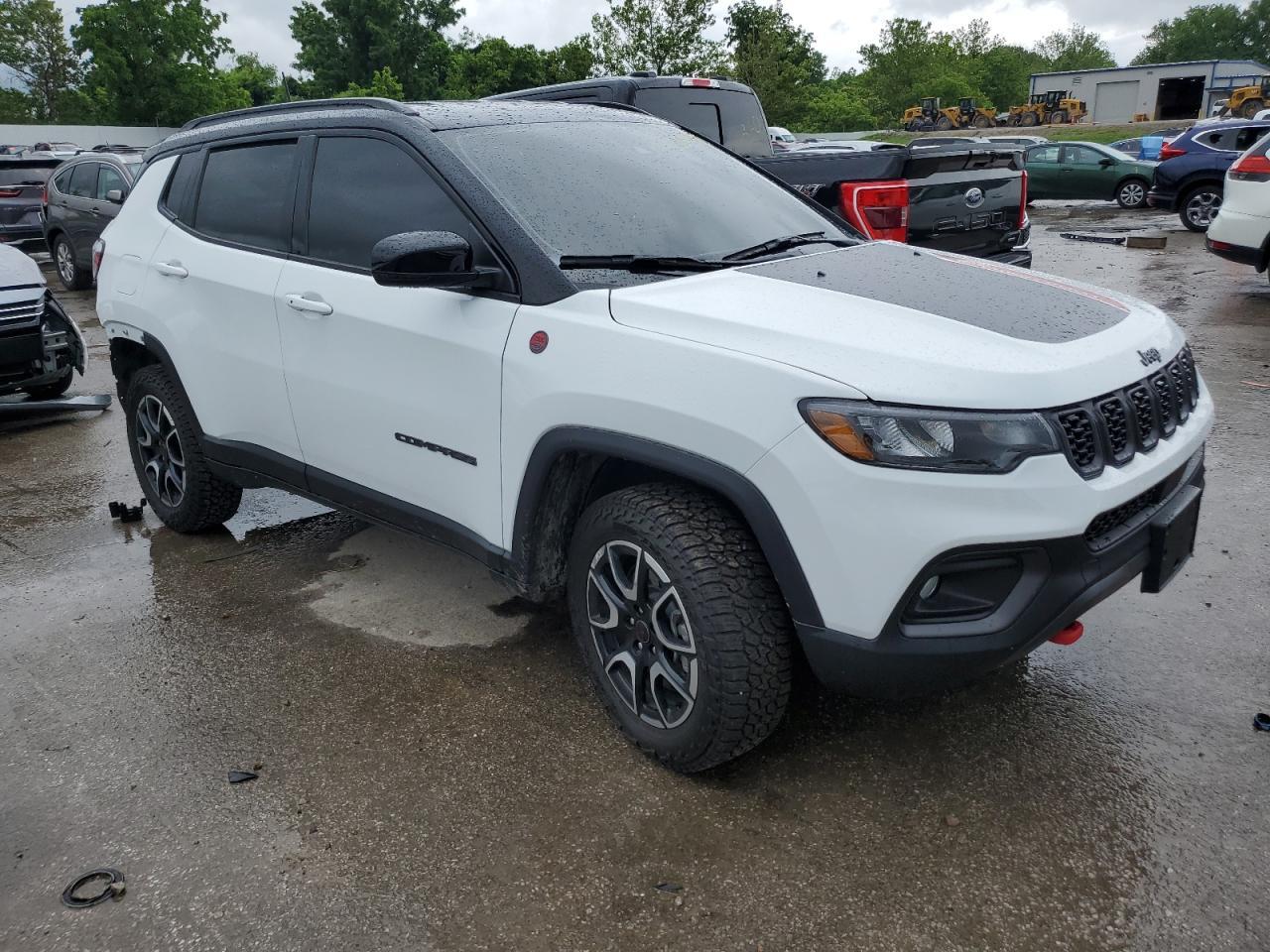 2025 Jeep Compass Trailhawk - Фото 4