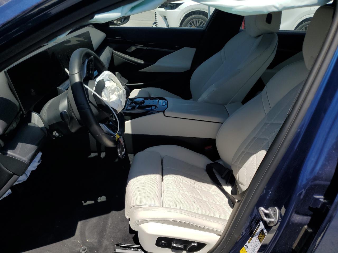 2024 BMW 530 I - Фото 7