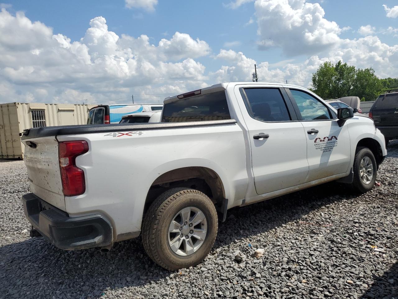 2022 Chevrolet Silverado K1500 - Фото 3