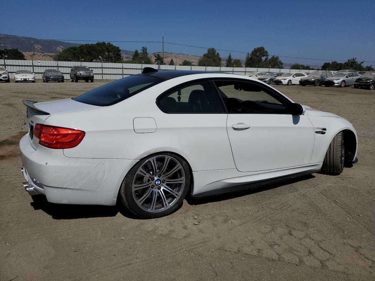 2011 BMW M3 - Фото 3
