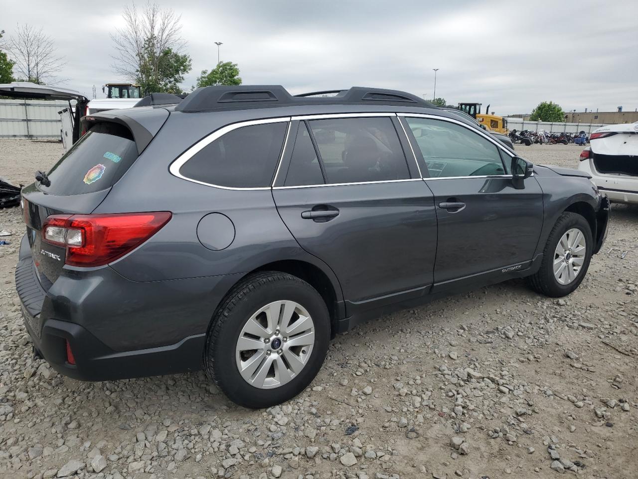2018 Subaru Outback 2.5I Premium - Image 3