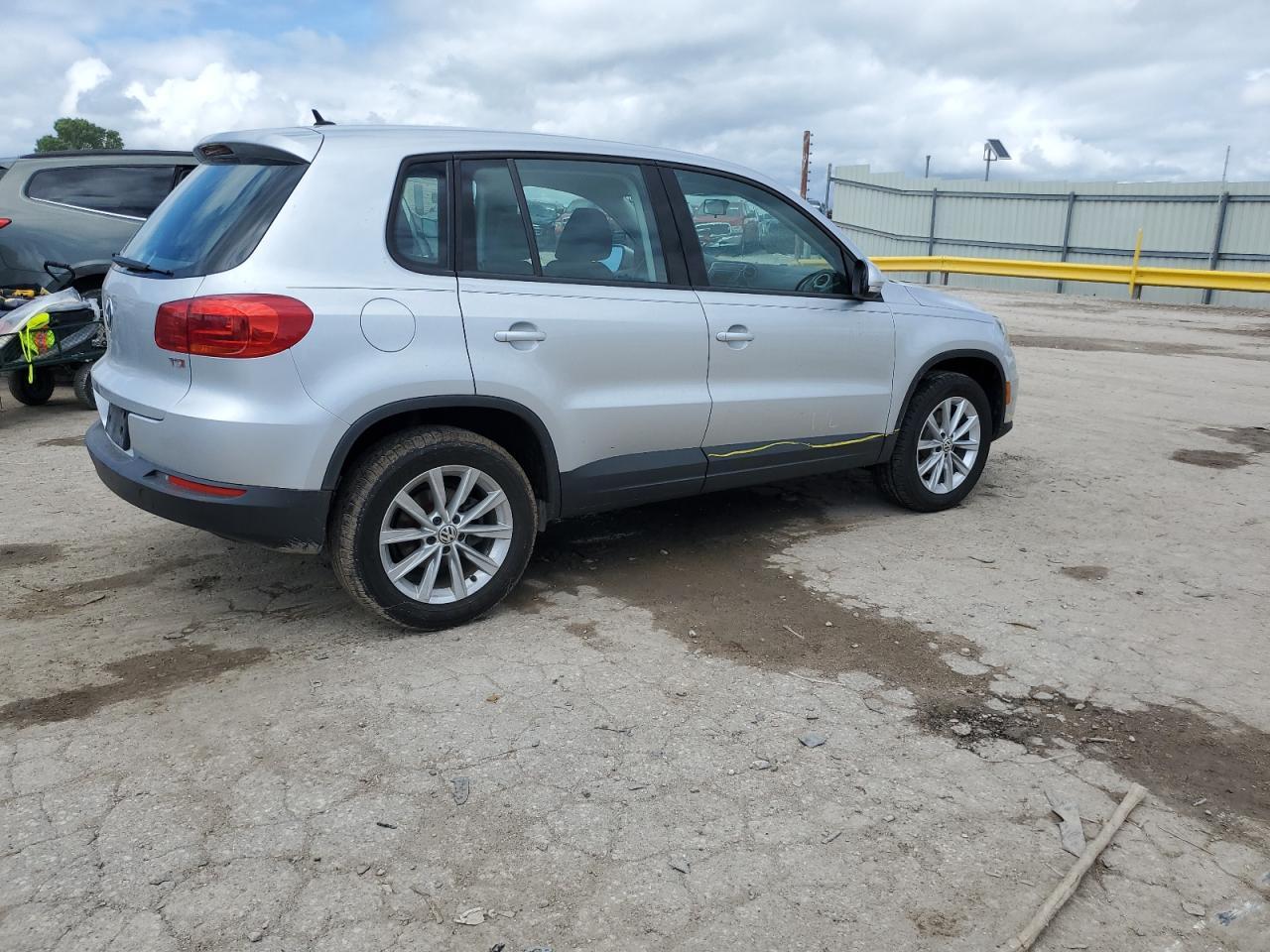 2017 Volkswagen Tiguan S - Image 3