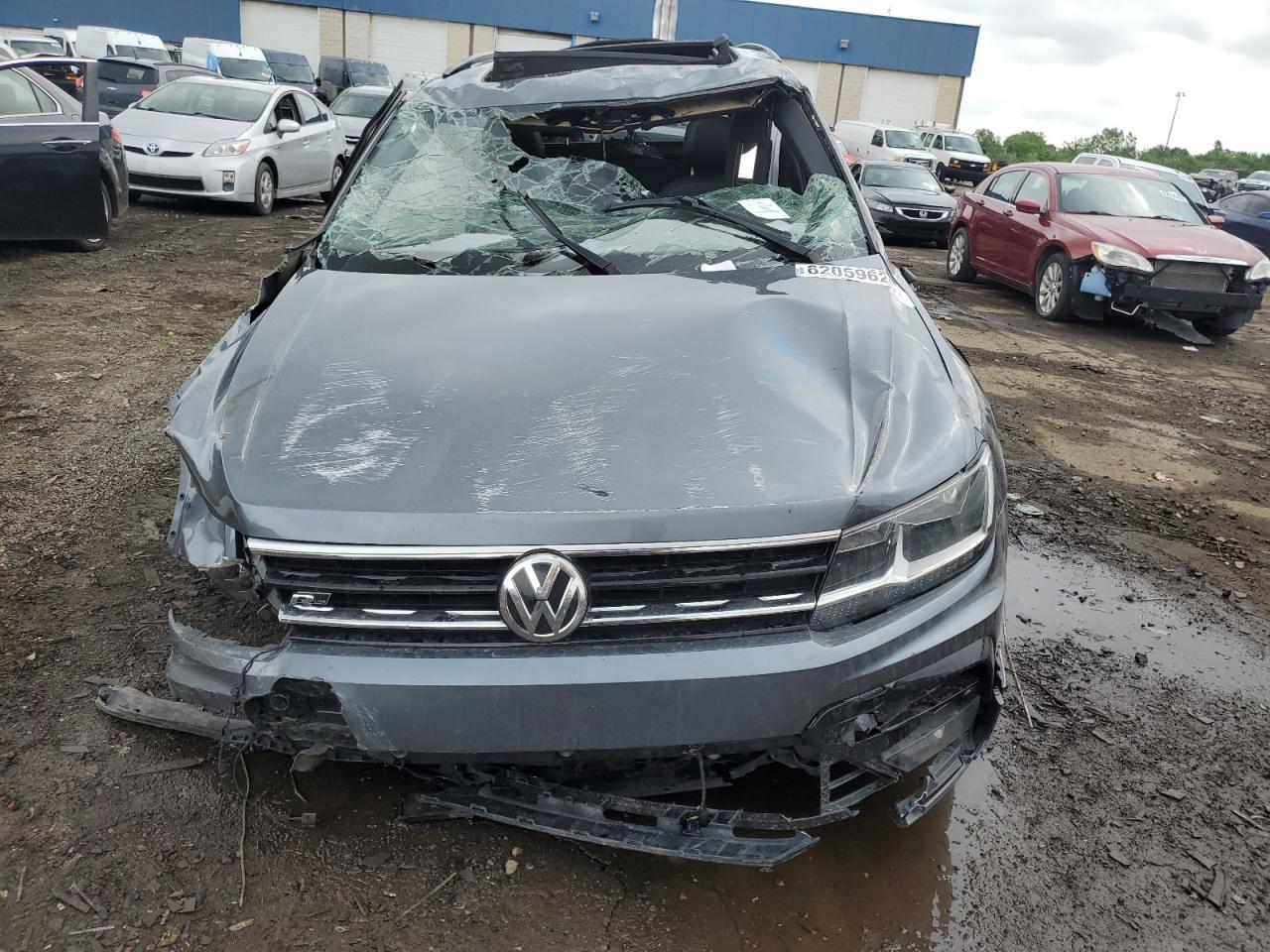 2020 Volkswagen Tiguan Se - Фото 5