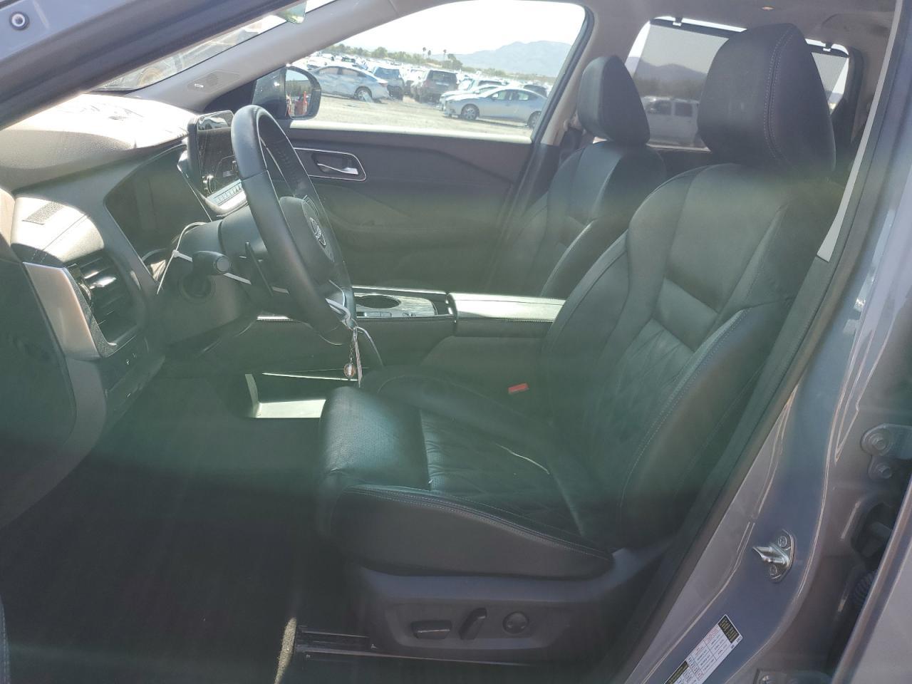 2023 Nissan Rogue Platinum - Image 7