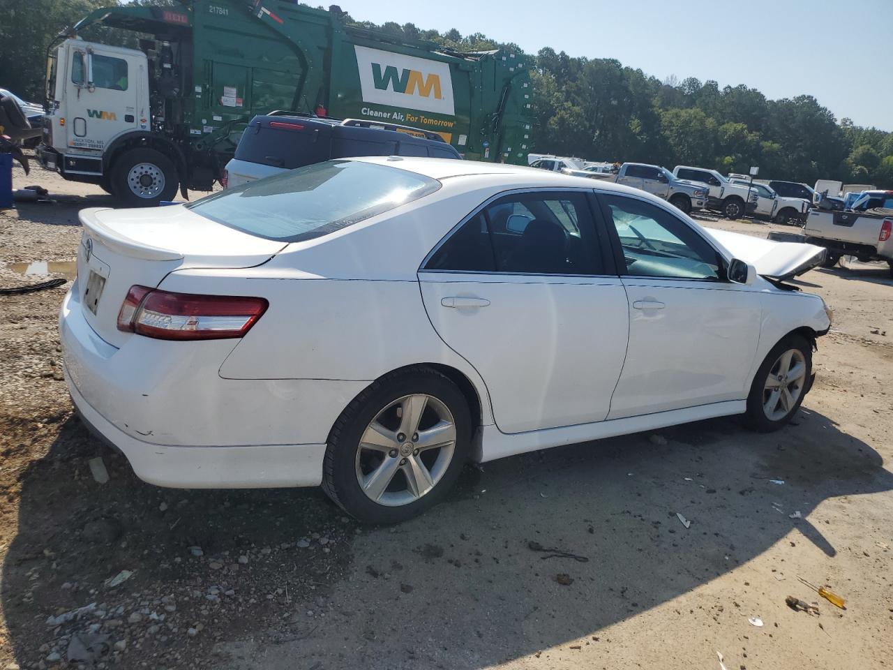 2011 Toyota Camry Se - Фото 3