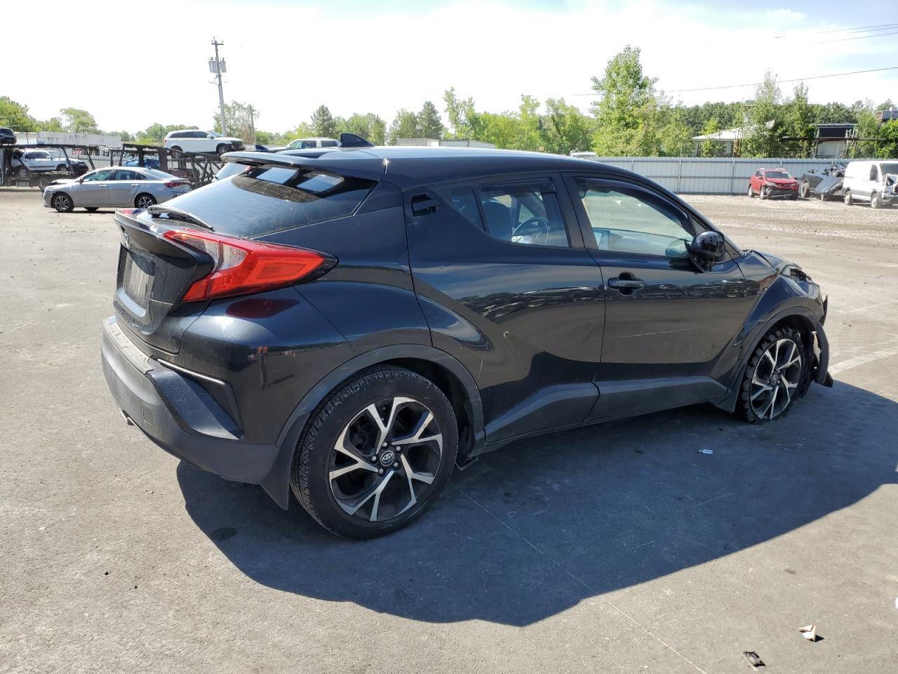 2018 Toyota C-Hr Xle Premium - Фото 3