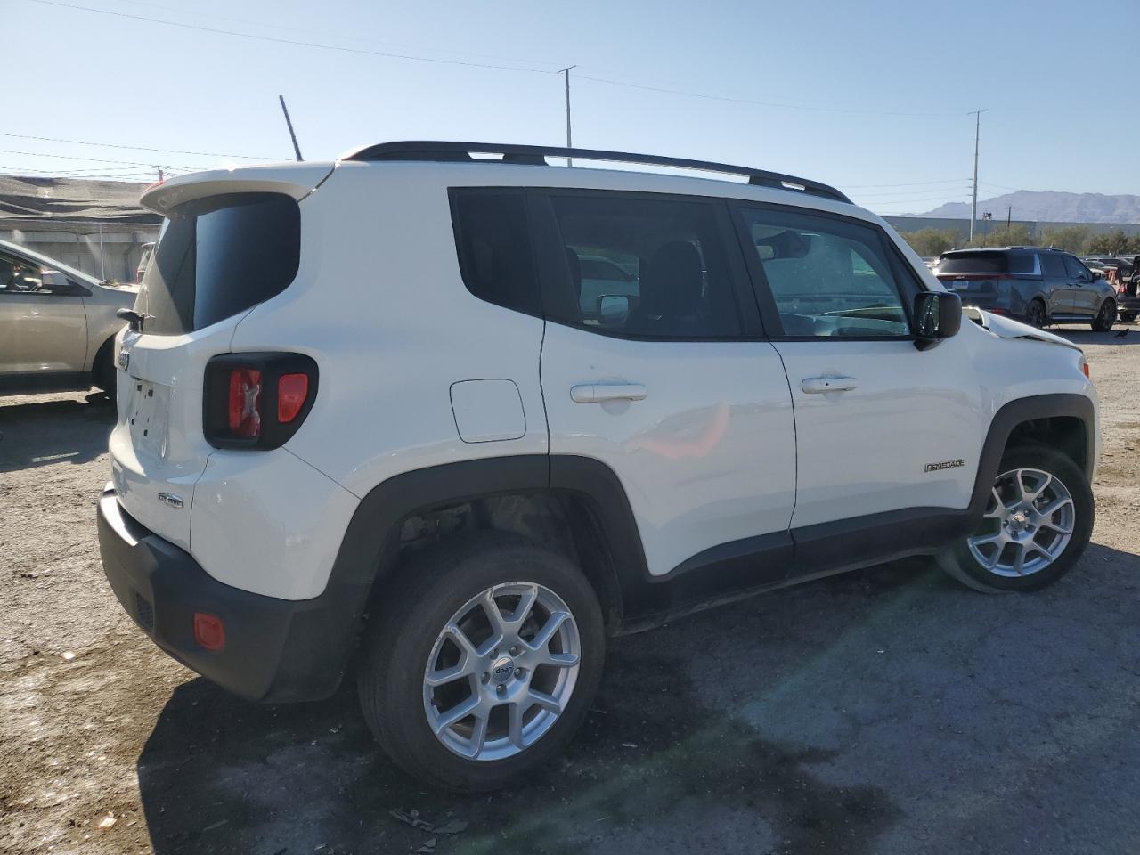 2022 Jeep Renegade Latitude - Фото 3