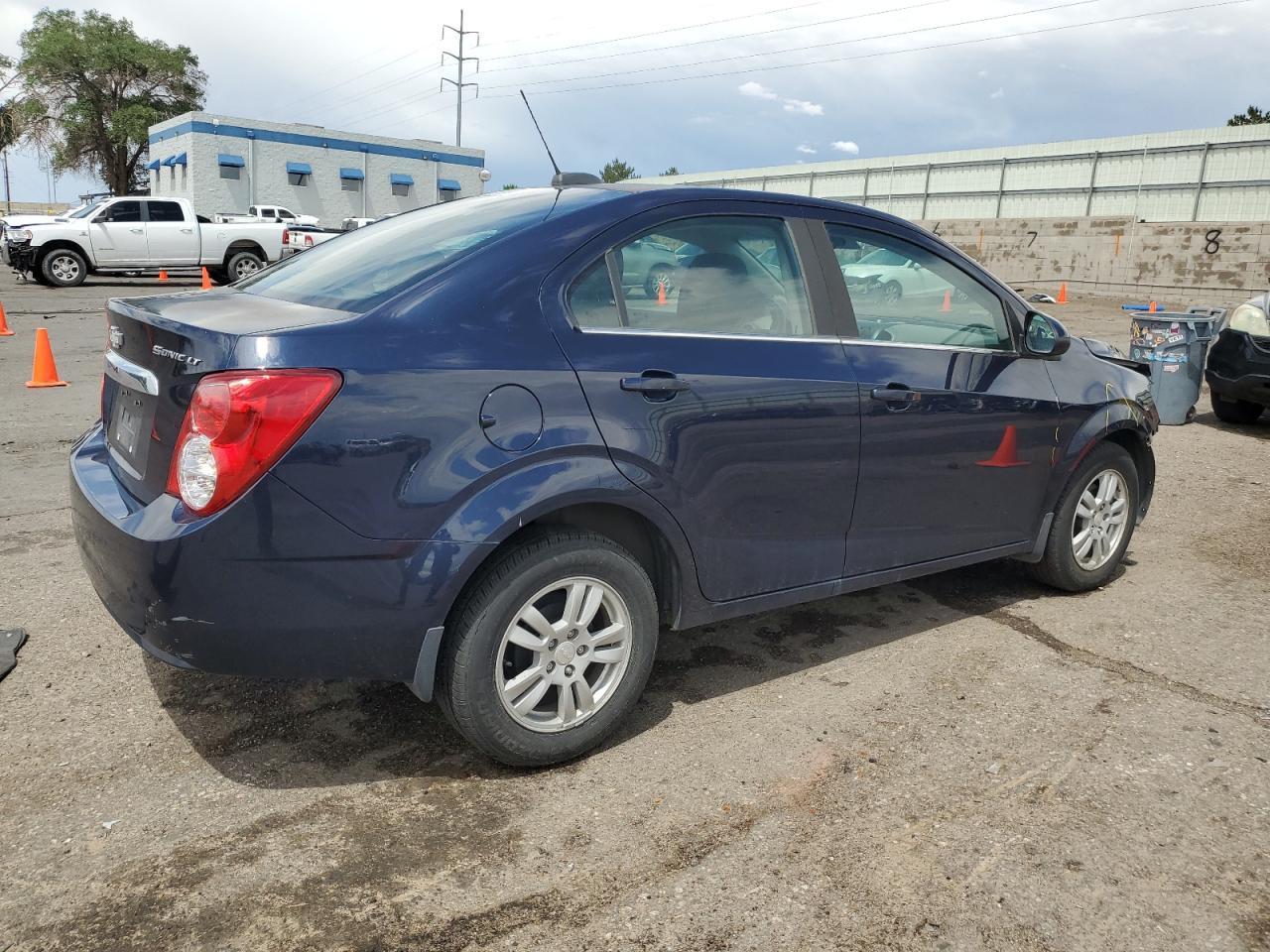 2015 Chevrolet Sonic Lt - Image 3