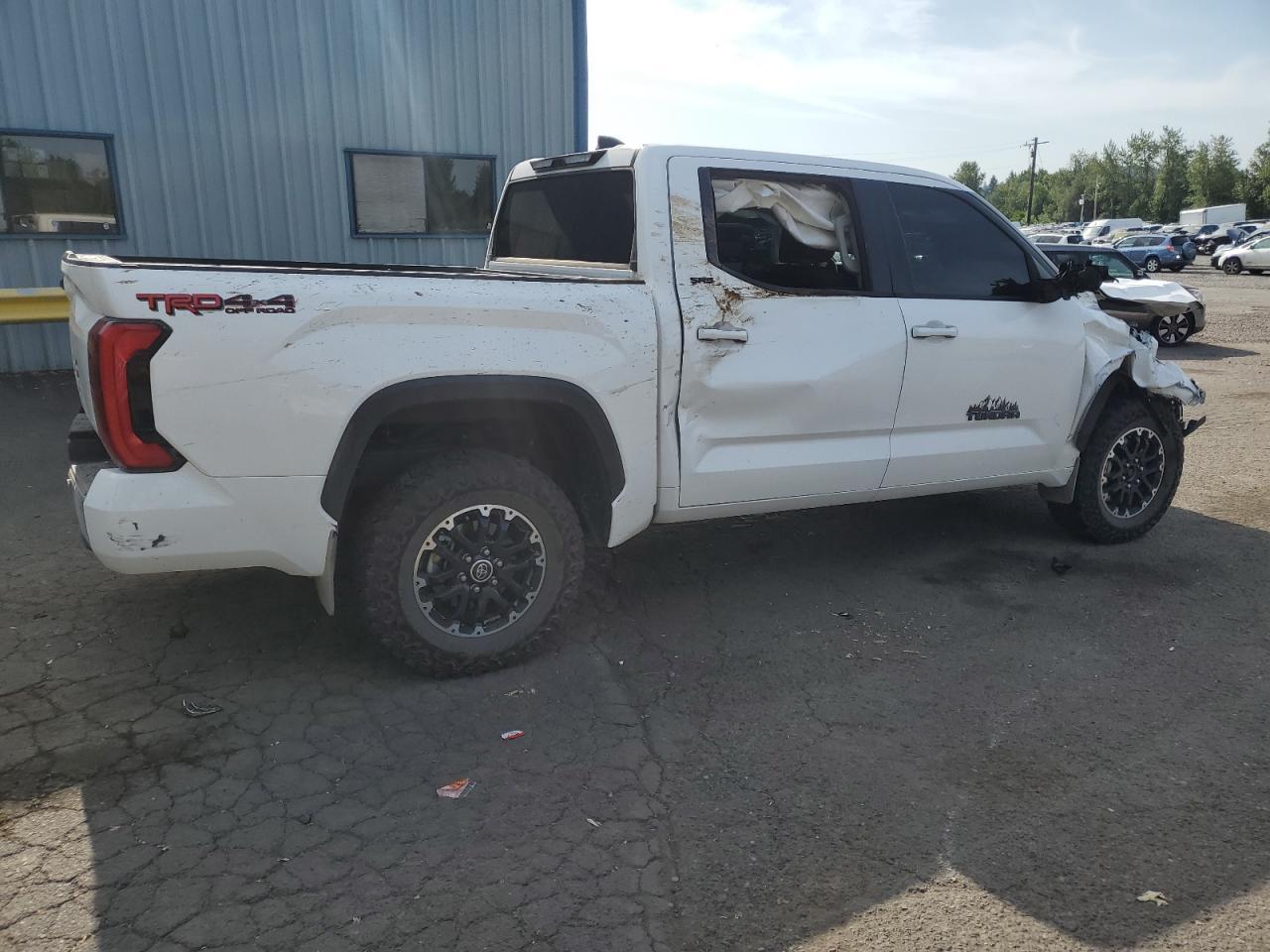 2024 Toyota Tundra Crewmax Sr - Image 3